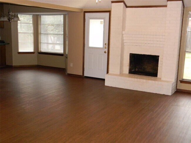 Building Photo - 7433 Timberhill Dr