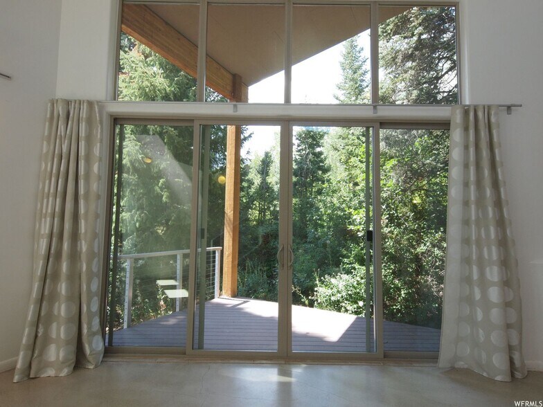 Building Photo - 430 Aspen Dr