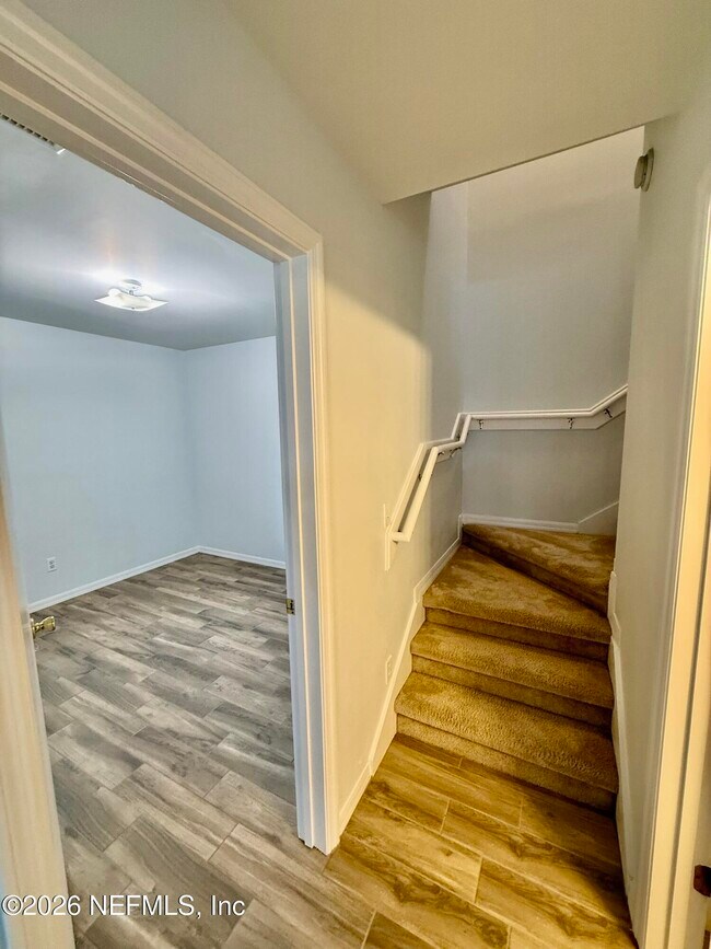 Building Photo - 622 Briar Way Ln