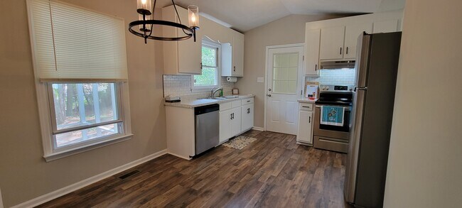 Building Photo - 4517 Park Knoll Ln
