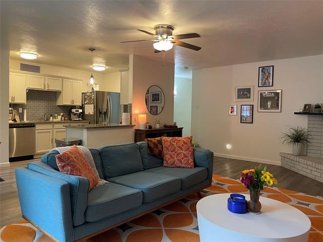 Building Photo - 134 W Way Dr