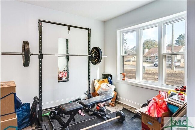 Building Photo - 106 W White Hawthorne Dr