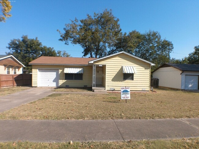 Building Photo - 1315 Zephyr Rd