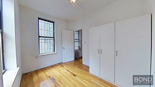 Building Photo - 237 E 5th St