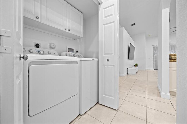 Building Photo - 243 Coral Trace Ln