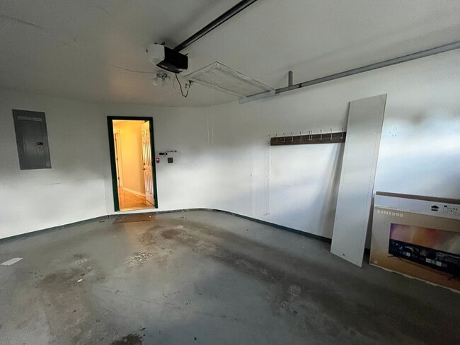 Building Photo - 4019 SE 66th Ave