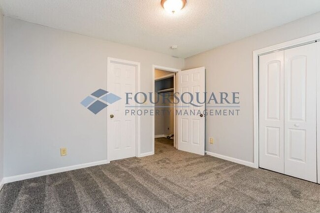 Building Photo - Charming 2-Bed / 2-Bath Duplex with Open Floor Plan & Shared Fenced Yard , Near I-40