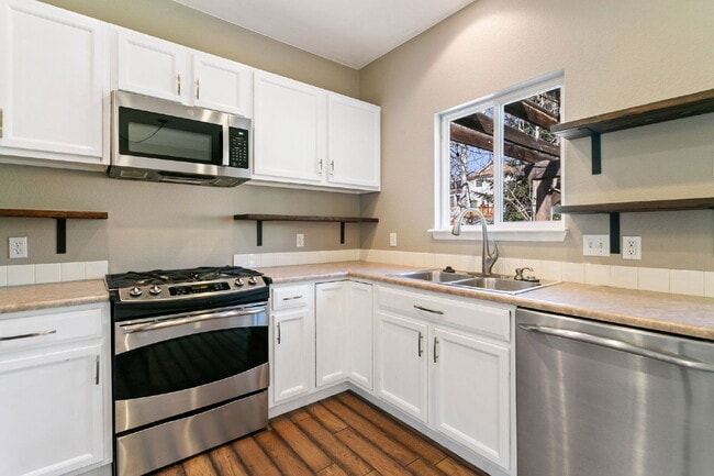 Building Photo - 5145 Stone Fence Dr