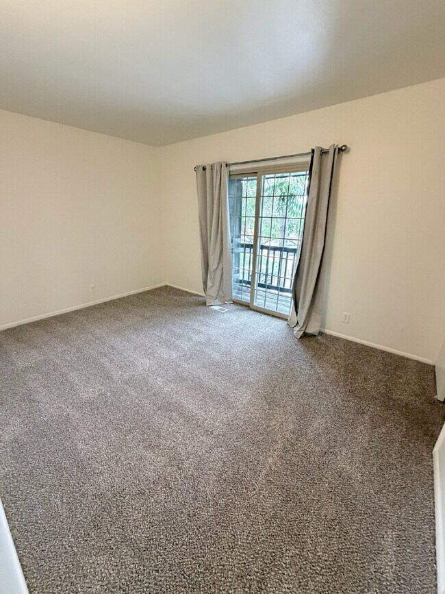 Building Photo - 5155 Santa Clara Pl