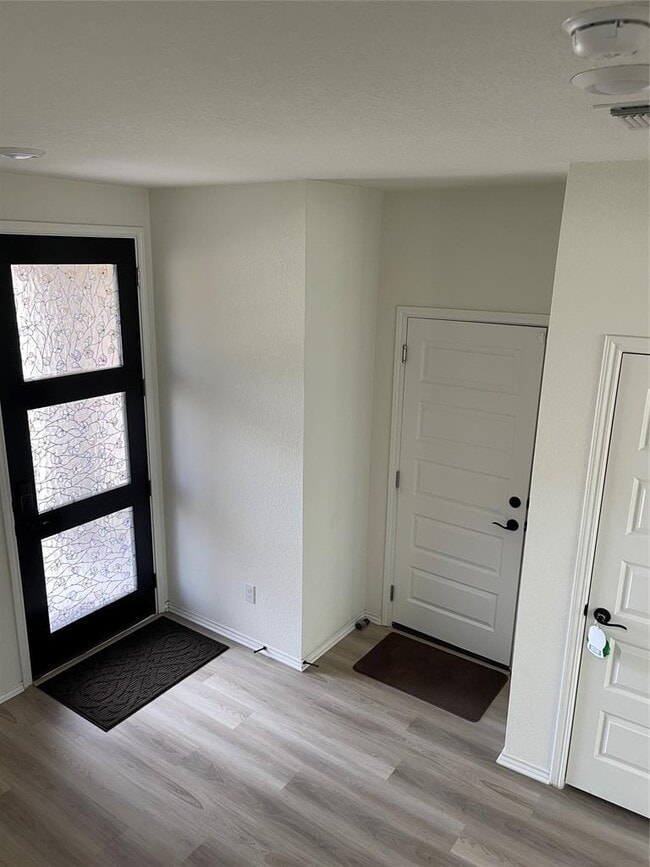 Building Photo - 1537 Sonny Dr