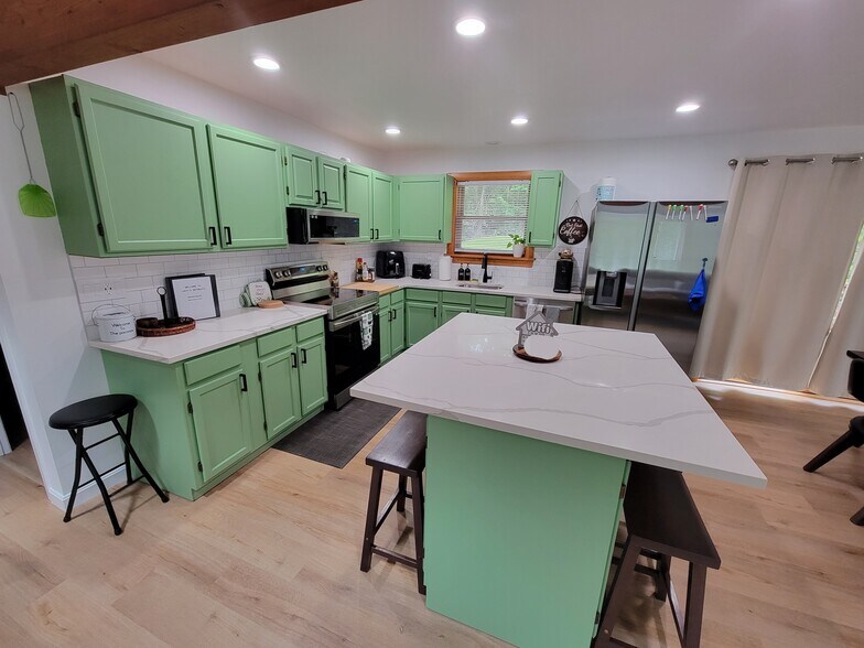 Building Photo - 5127 Hounds Ear Rd