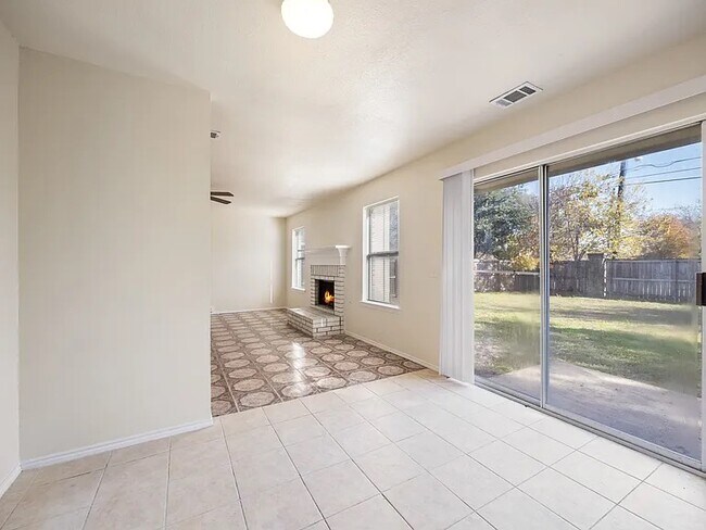 Building Photo - 211 Prentice Dr