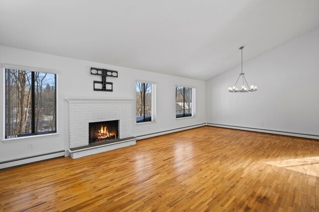 Building Photo - 4-bedroom 2.5-bath home in Cortlandt Manor