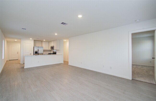 Building Photo - 25364 Carnation Ct