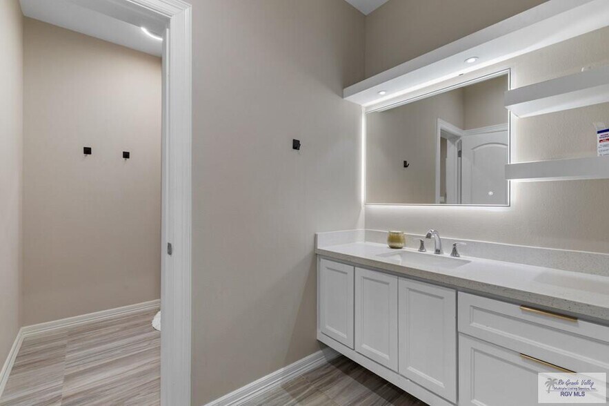 Building Photo - 6012 Wendy Lue Ct