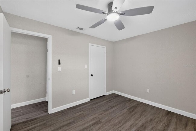 Building Photo - 3701 Feather Dr