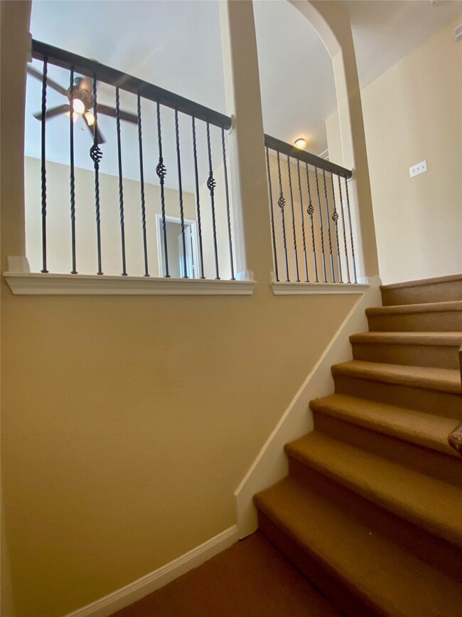 Building Photo - 15 Sagamore Ridge Pl