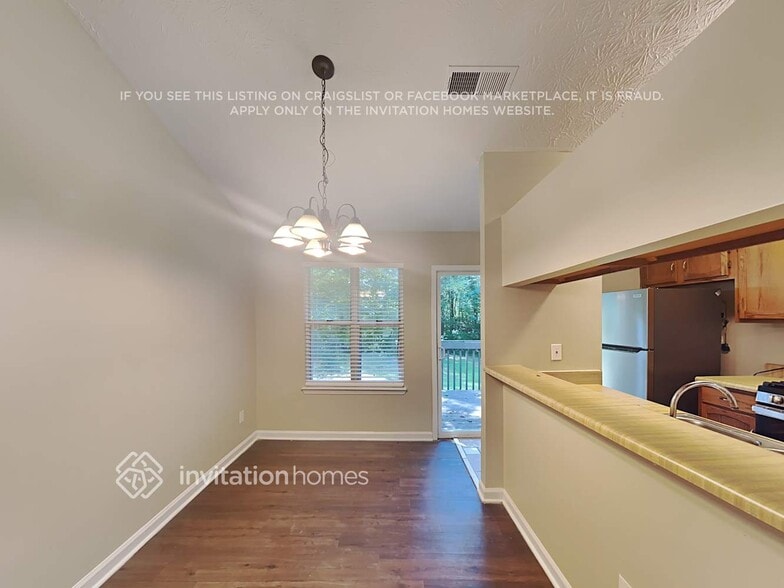 Building Photo - 3156 Fescue Cir