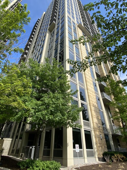 Building Photo - 700 N Larrabee St