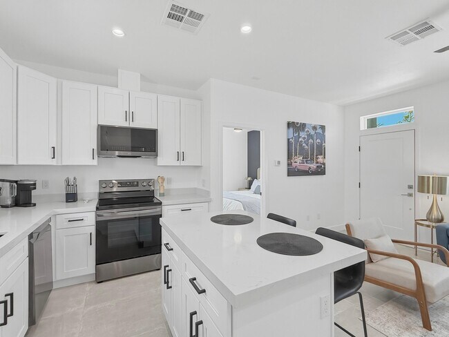 Building Photo - 2197 Jacques Dr