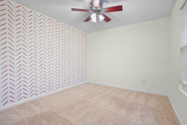 Building Photo - 2040 Towering Oaks Drive