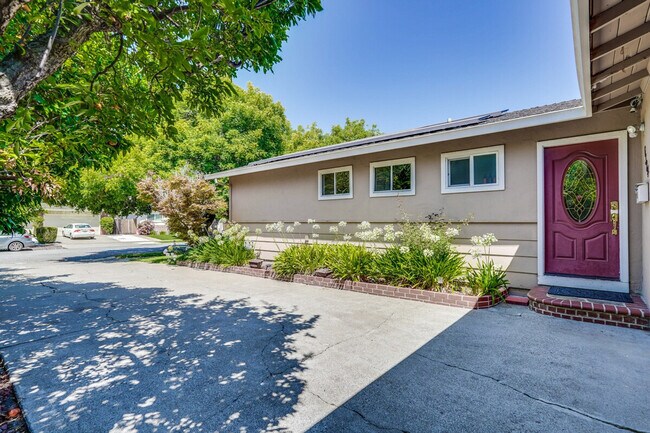 Building Photo - 6402 Tamalpais Ave