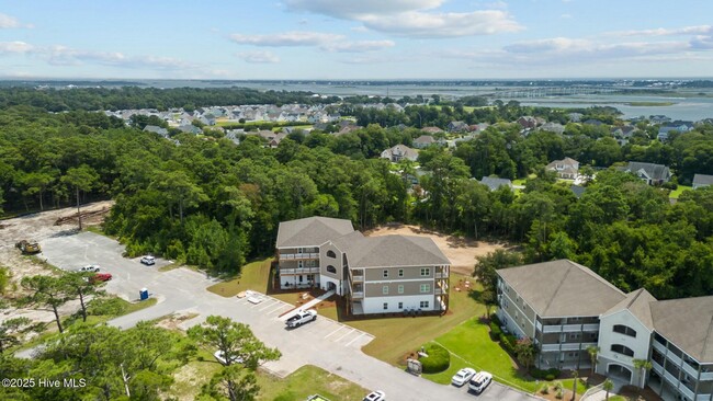 Building Photo - 400 Lighthouse Ln