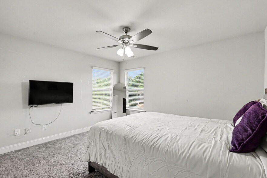 Building Photo - 837 Everleigh Ct