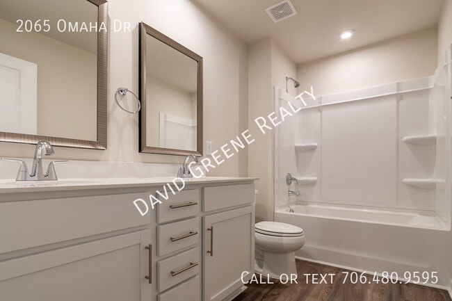 Building Photo - 2065 Omaha Dr