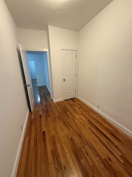 Building Photo - 44 Broadway