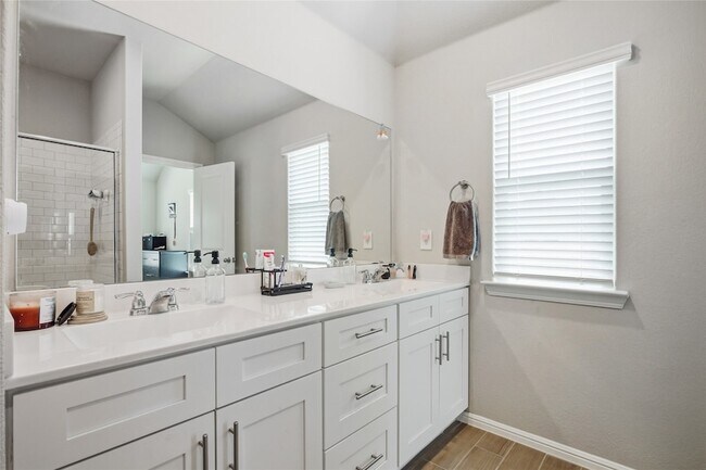 Building Photo - 4812 Foundation St