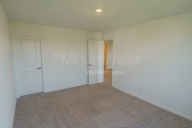 Building Photo - 641 W Bulrush Ct
