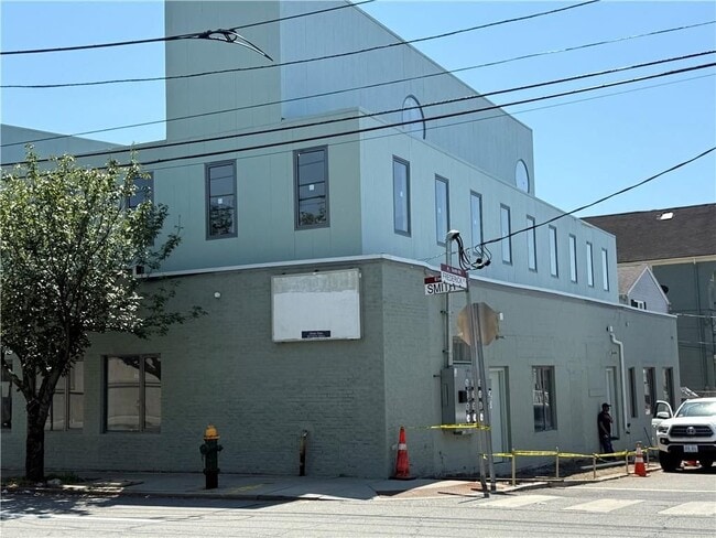 Building Photo - 536 Smith St