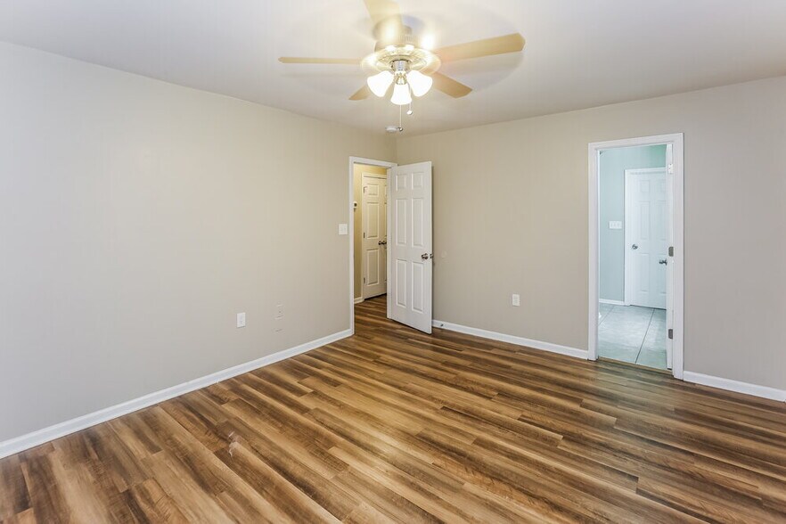 Building Photo - 6727 Hidden Forest Dr