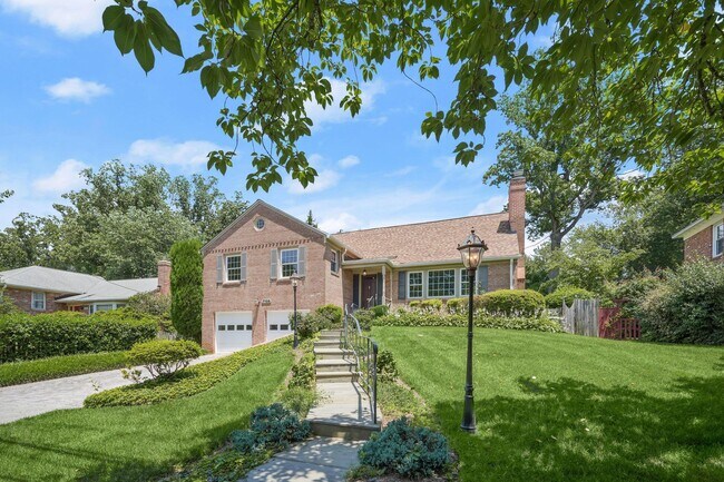 Building Photo - 7109 Radnor Rd