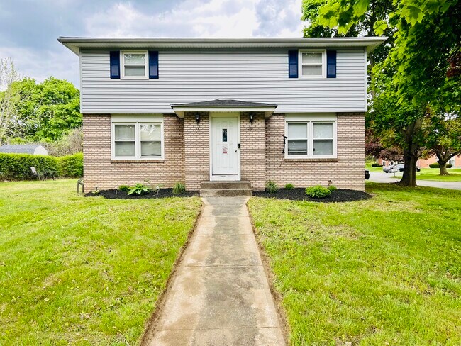 Building Photo - 73 Barbie Dr