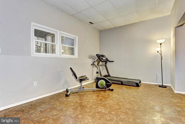 Building Photo - 3816 Bonnybridge Pl