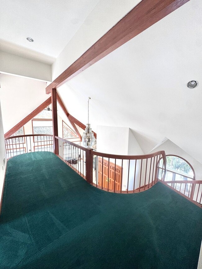 Building Photo - GRAND FIVE BEDROOM HOME