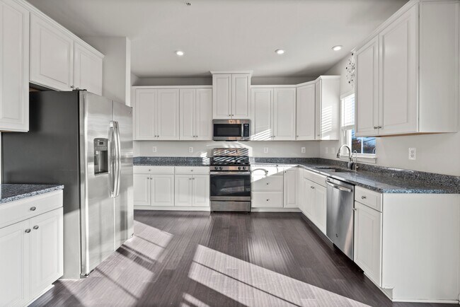 Building Photo - 311 Sunrise Ct