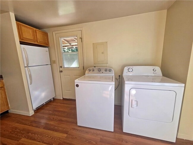 Building Photo - 235 B Allen St