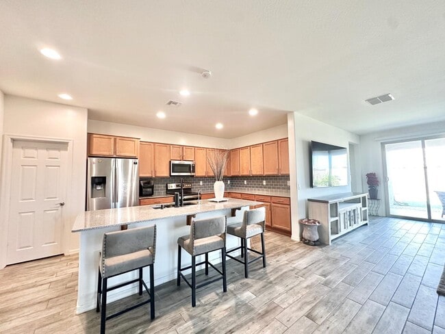 Building Photo - 16492 W Caldwell St