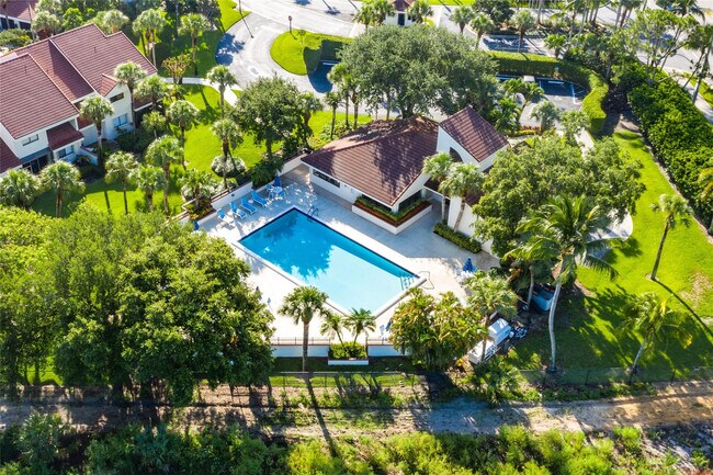 Building Photo - 302 Sea Oats Dr