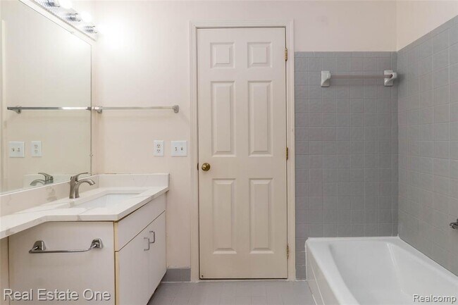 Building Photo - 37412 Legends Trail Dr
