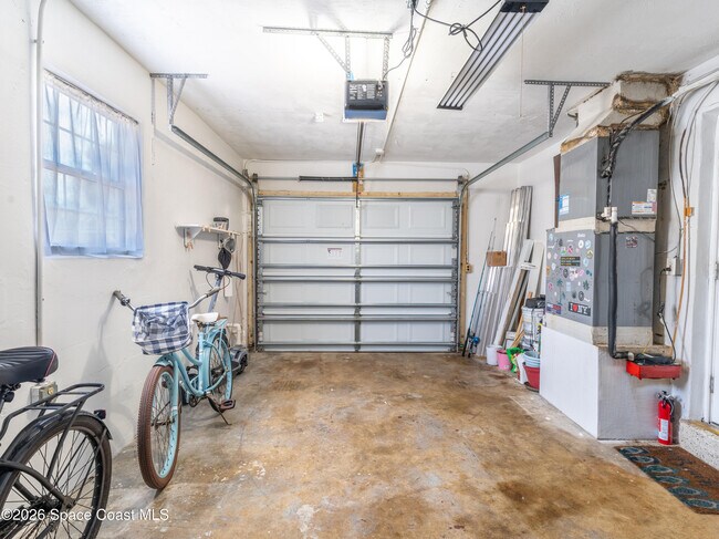 Building Photo - 135 Melaleuca Dr