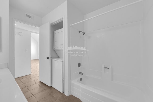 Building Photo - 4380 Gannet Cir