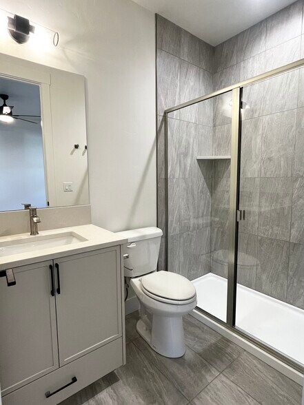 Building Photo - 626 E Krall St