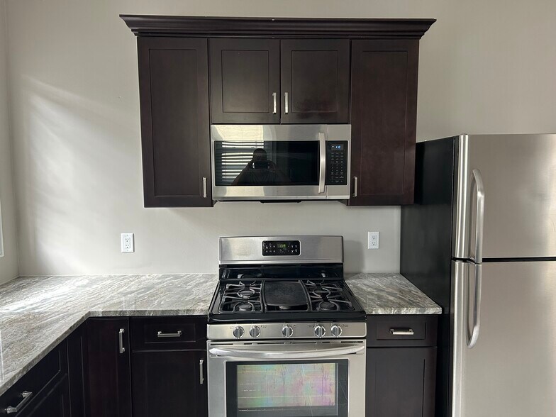 Building Photo - 4054 Howley St