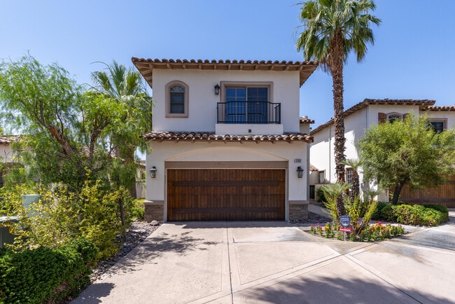 Building Photo - 546 N Indian Canyon Dr