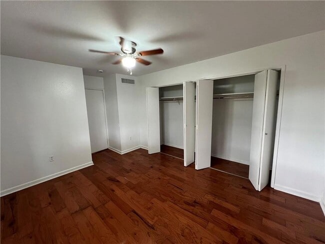 Building Photo - 7702 Belcrest Pl