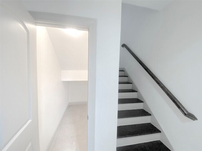 Building Photo - 4514 Inker St